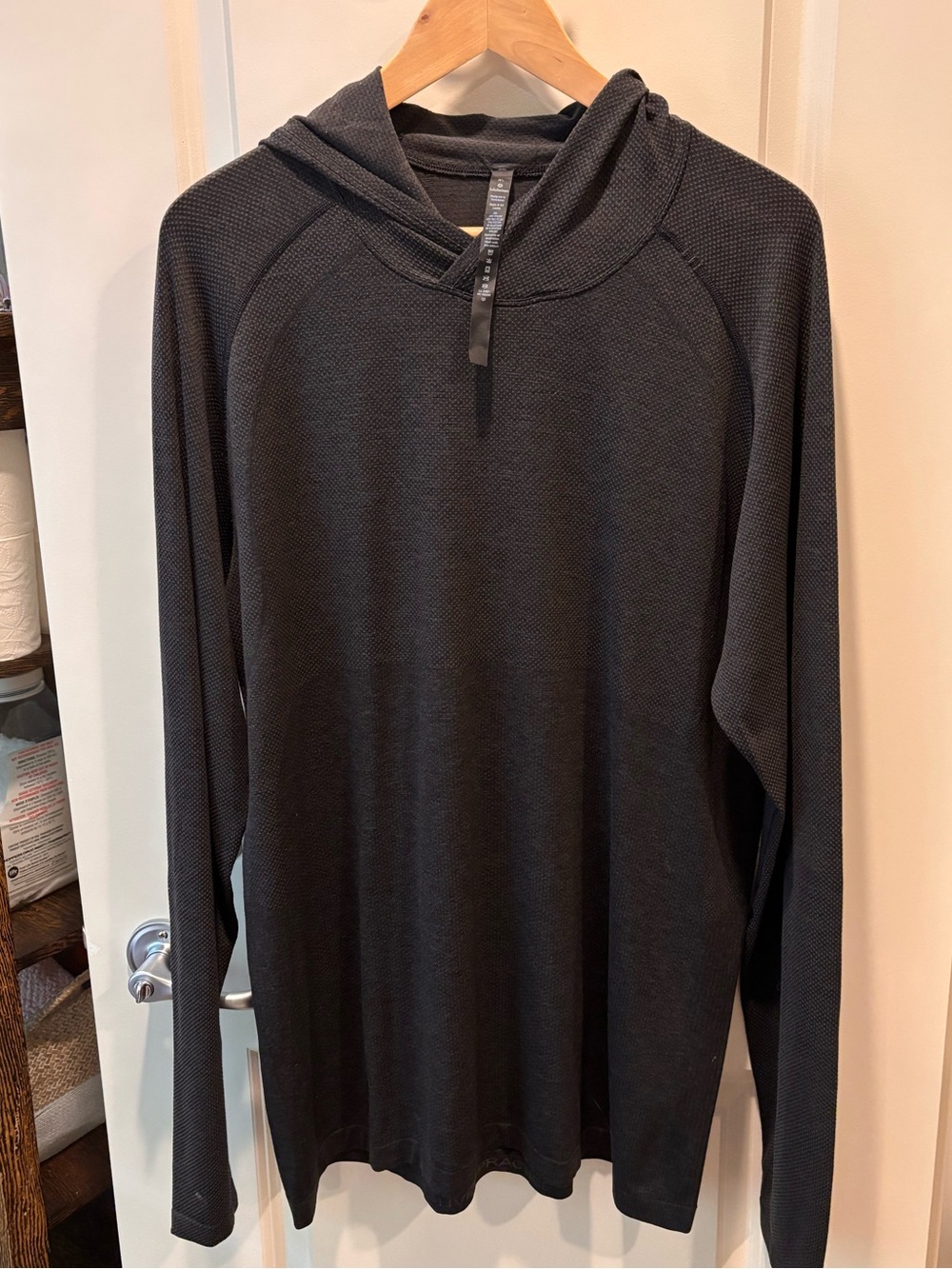 lululemon athletica Mens Lightweight Hooded Long-Sleeve